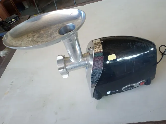 MOEDOR DE CARNE ELÉTRICO