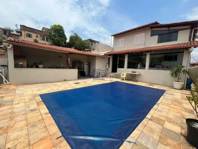 Casa á venda 3qtos no bairro Aparecida
