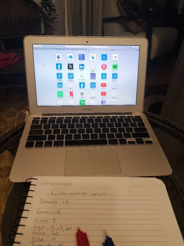 MacBook Air 11" Apple + Carregador Original