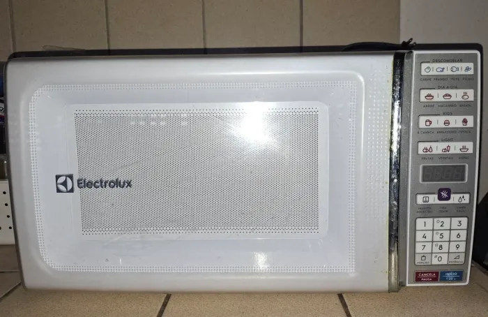 Micro-ondas Electrolux 34 Litros MEO44 127v COM AVARIA