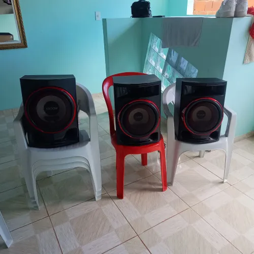 Vendo três caixas de som da LG
