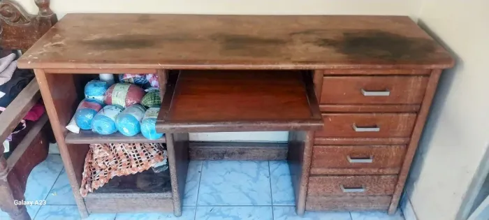 Escrivaninha em madeira rústica 