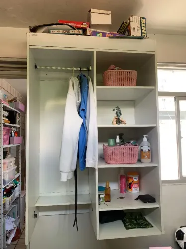 Closet Suspenso / Guarda-roupa