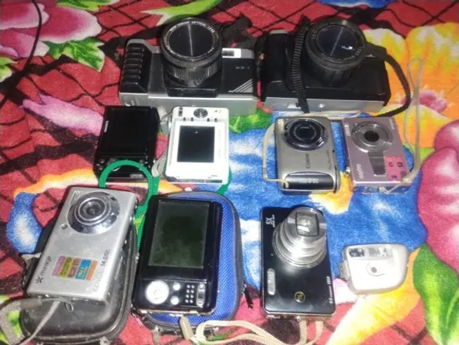 LOTE : CAMERAS DIGITAIS E ANALOGICAS NO ESTADO E ALGUMAS PEGAM AINDA !!
