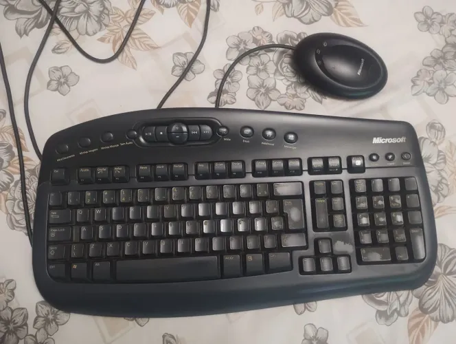 Teclado Microsoft Wireless (sem mouse)