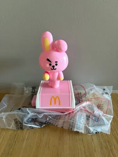 Cooky (personagem do BT21 criado pelo Jungkook do BTS), McDonald's