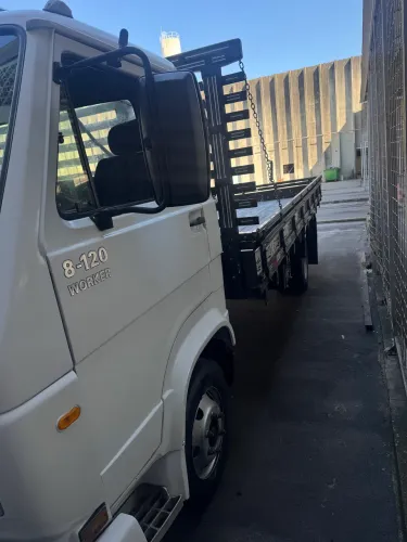 VW 8-120 ano 2005 agregado com trabalho diário.