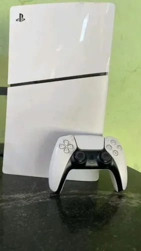Playstation 5 de 1tb de armazenamento muito novo e funcionando perfeitamente!