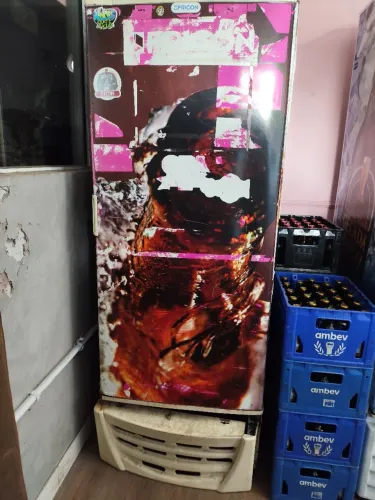 Vendo cervejeira gelando muito 