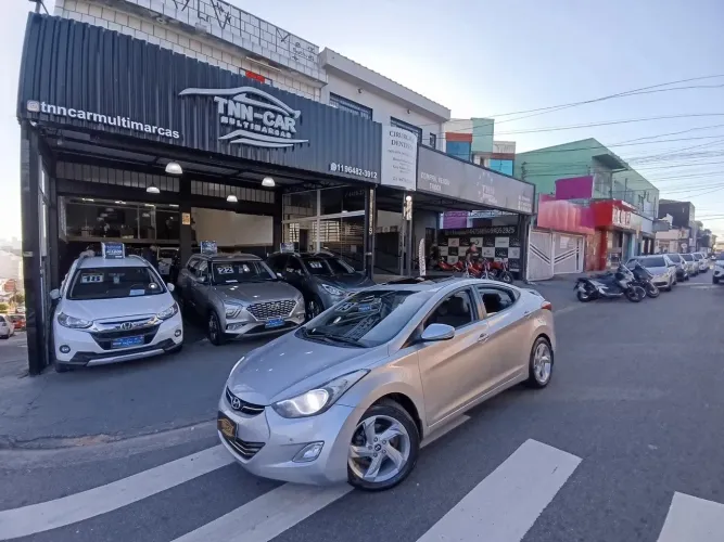 Hyundai Elantra GLS 1.8 16V Aut. 2013