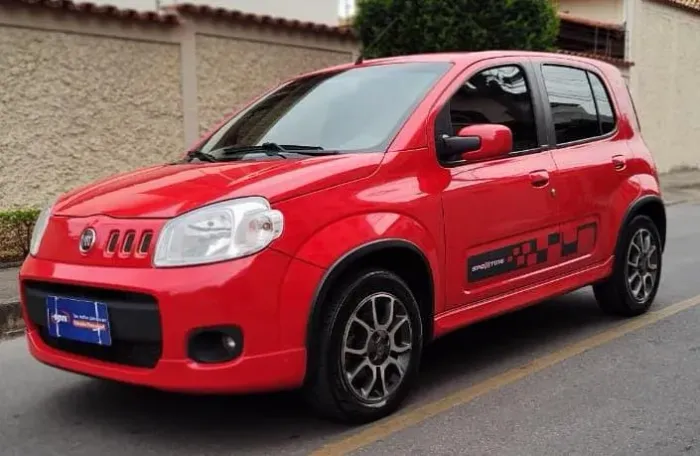 Fiat Uno Sporting 1.4 EVO Fire Flex 8V 4P 2012