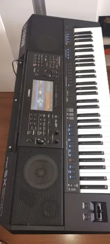Teclado Yamaha sx900