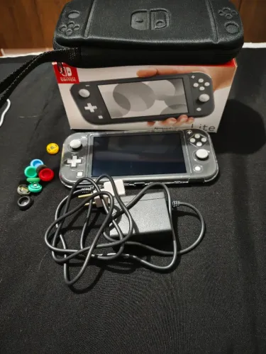 Nintendo Switch Lite Desbloqueado 256GB Estado de novo + completo + Caixa e Acessórios