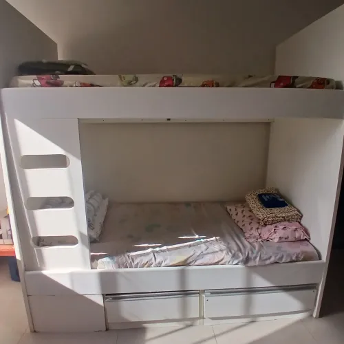 Cama Beliche em MDF Pesada com 2 Gavetas (Usada)