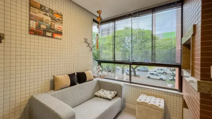 Apartamento Locado 3 Quartos sacada e churrasquira, Av. Panamericana - Lindoia