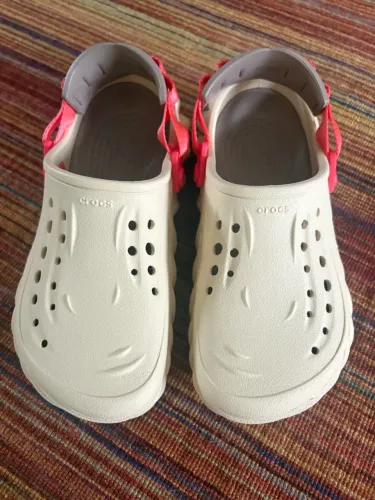 Crocs Echo Clog Bege Tamanho M5W7 (equivalente ao 37 - forma grande)