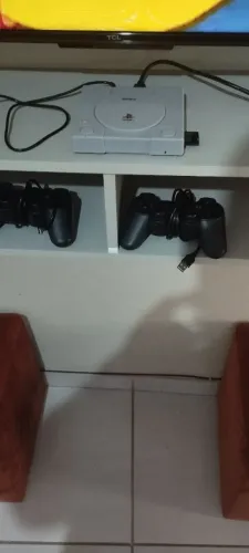 Vendo vídeo game com mais de 1.000 jogos pra sair rápido troco em jogos de ps4 