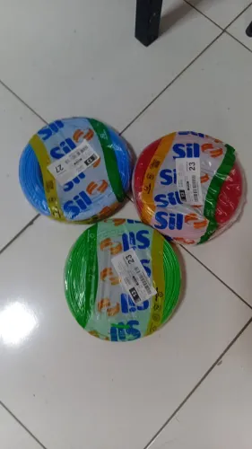 Vendo 3 peças de fio 2,5mm por 170 cada um