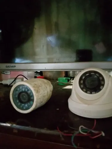 Vendo câmera dome bullet