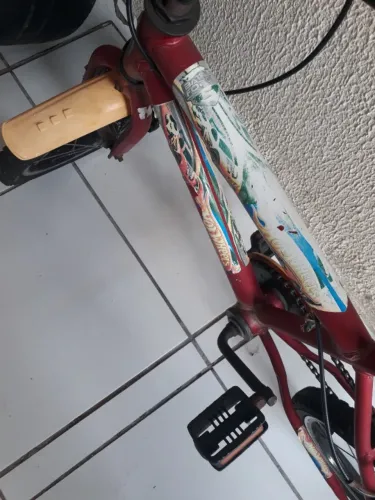 Bicicleta aro 14 hot whells
