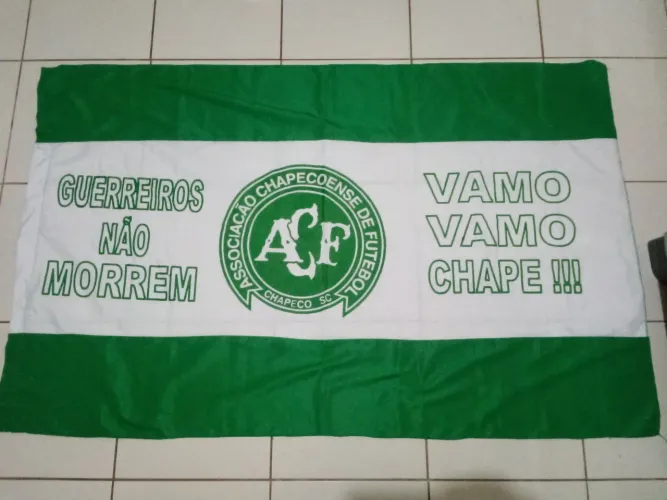 Bandeira da Chapecoense Guerreiros não Morrem 