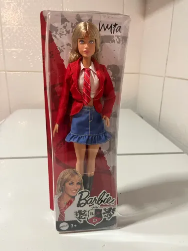 Boneca Mia Rod