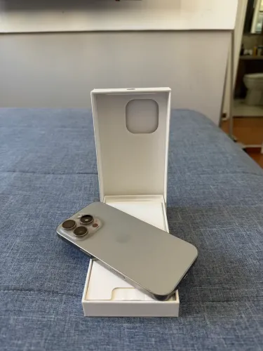 iPhone 16 pro titânio natural 128 gb com nota fiscal 
