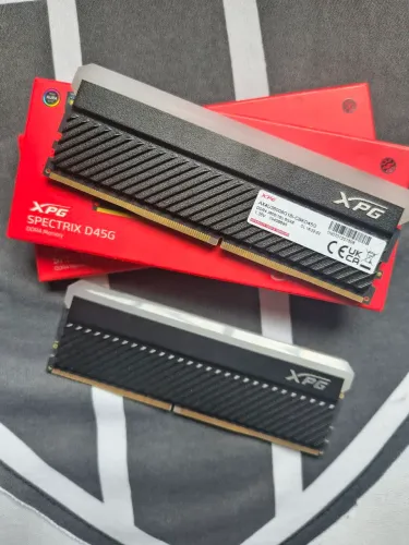 16GB MEMÓRIA RAM RGB XPG SPECTRIX D45G DDR4 (3.600MHZ) OBS: DESCONTO SE VIR BUSCAR