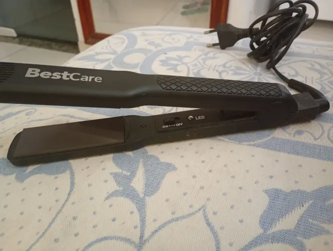 Prancha BestCare usada, em perfeito estado. Bivolt 110V-230V. R$100.