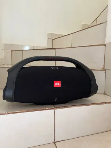 Caixa de som JBL bombox 2 em perfeito estado.