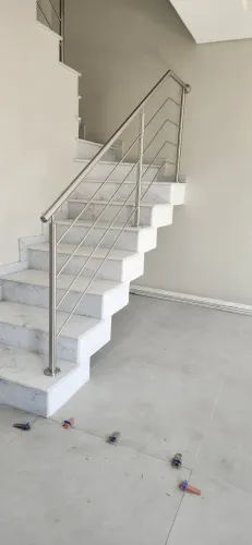 Corrimão e Guarda-Corpo em Aço Inox 304 Sob Medida | Segurança, Elegância e Durabilidade