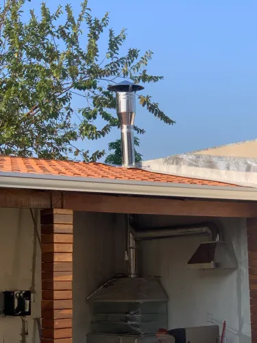 Inox: Corrimão, guarda-corpo, grade, portão, coifas, dutos, prateleiras.