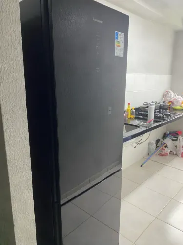 Vendo uma geladeira Panasonic 