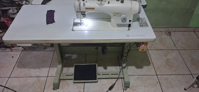 Hehe psiu vendo uma máquina reta direct drive Singer bem conservada