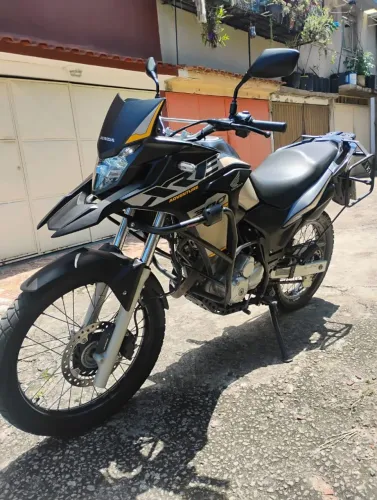 XRE 300 aventure