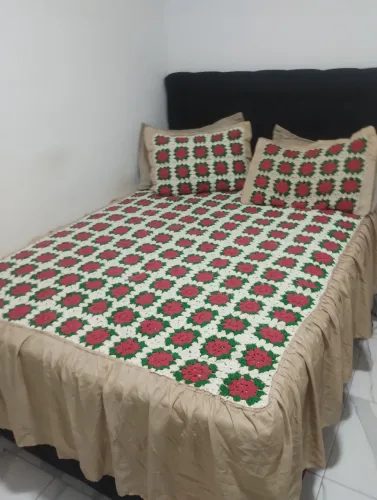 Tudo em crochê com linhas de qualidade e garantia. 