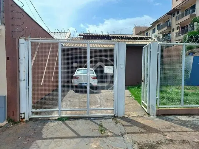 CASA COM 2 DORMITÓRIOS VL BANDEIRANTES