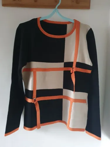 Blusa de fio com detalhes