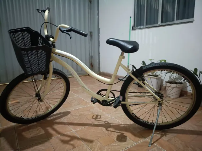 Vendo uma bicicleta 