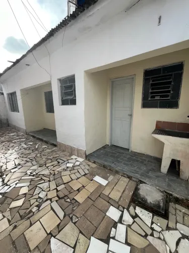 Kitnet com RGI, local nobre São Luiz, acesso independente 