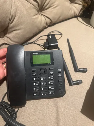 Aparelho celular de longo alcance dual chip Intelbras