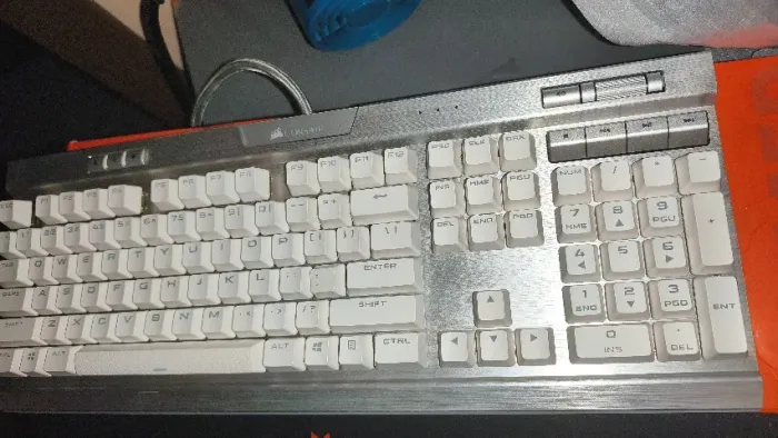 Teclado Mecânico Gamer Corsair K70 RGB MK.2 SE