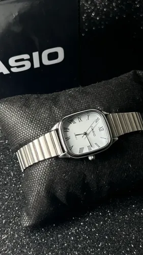 Relógio Vintage Romano Clássico
