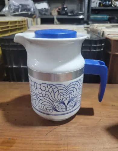 jarra cafeteira vintage de porcelana da marca Pozzani.