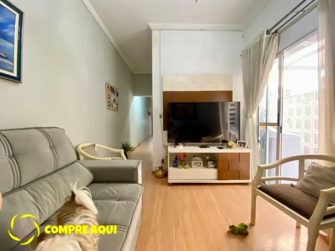 Bom Retiro | Casa | 3 Quartos |1 Suíte | Quintal | 125 m2