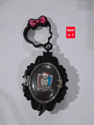 MEDALHÃO MONSTER HIGH - um item raro