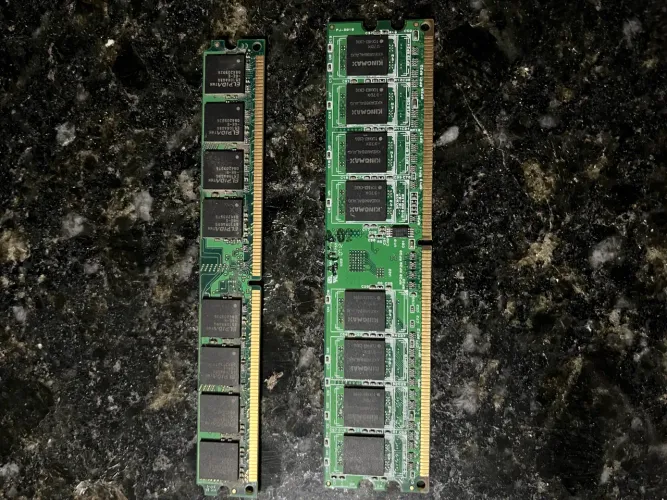 Memórias RAM DDR2 1,5GB (1GB + 512MB) - Kingston / Positivo - PC antigo