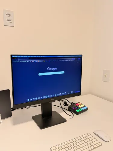 Monitor BenQ 27 polegadas com Thunderbolt e correção para olhos 