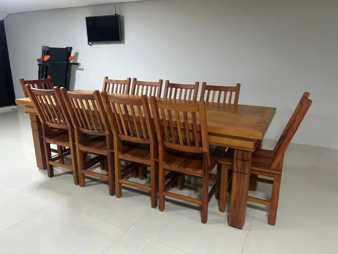Mesa com cadeiras 100% Peroba