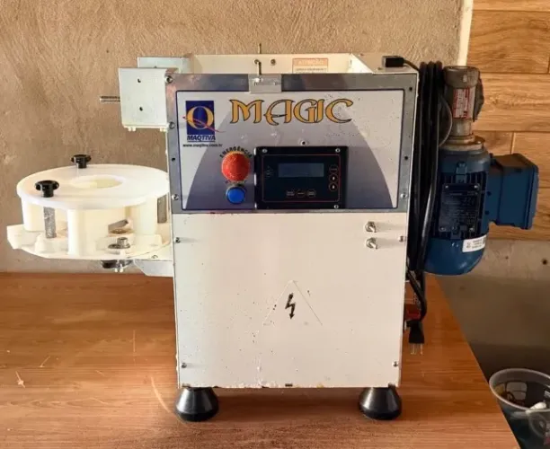 Máquina Modeladora de salgados Maqtiva